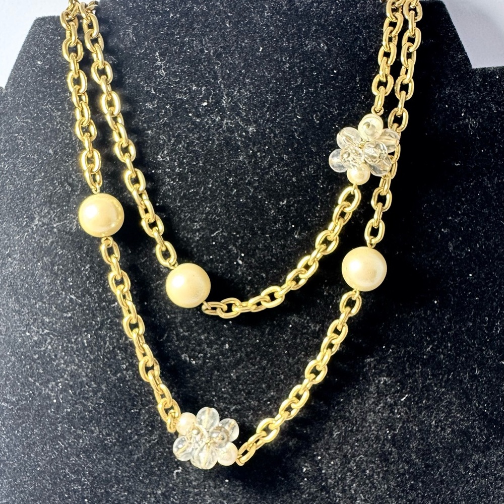 Trifari vintage gold tone necklace, faux pearls, glass bead clusters. 30”